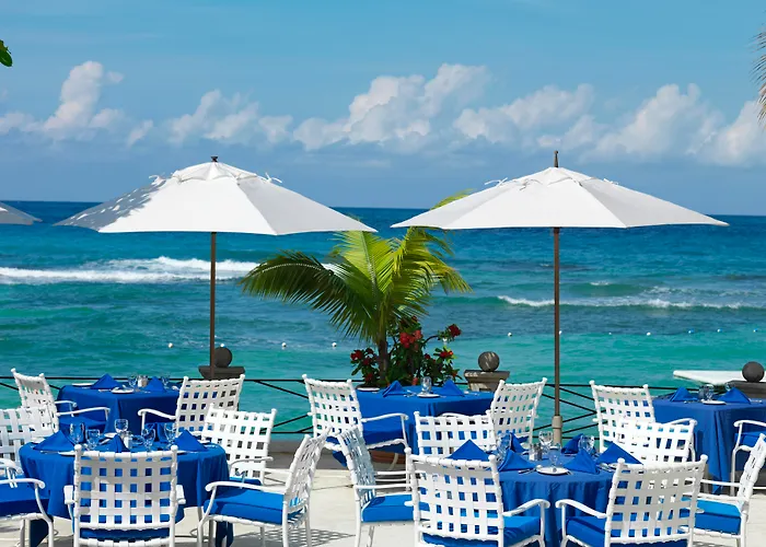 Round Hill Hotel & Villas